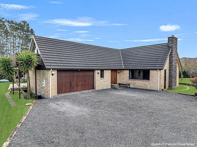 Hunua 4房  Exquisite Lifestyle Paradise on Paparimu Road!