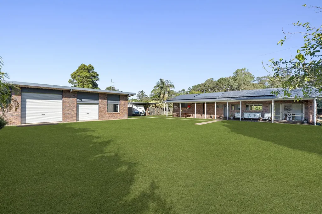 Beerwah 4房  Family Charm, Space & Exceptional Shed Infrastructure