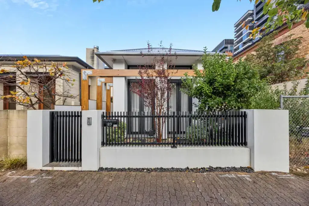 North Adelaide 3침실 Magnificent Contemporary Terrace in Premier City-Fringe Setting