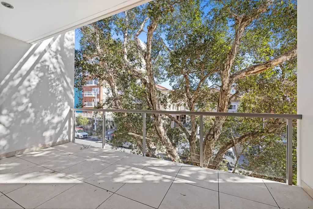 MODERN PROPERTY IN THE HEART OF BONDI BEACH