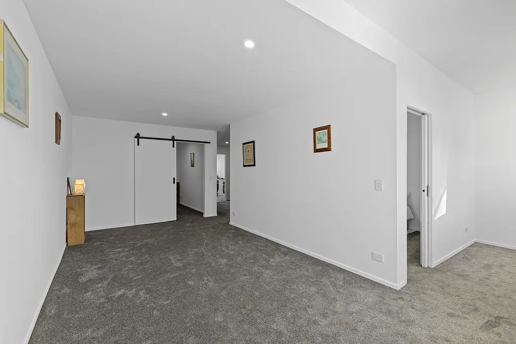 Trentham 2 Bedroom Mega Buying On Merton