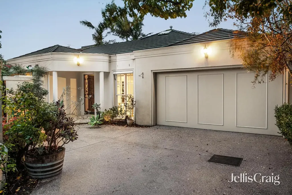 Brighton 3 Bedroom Classical Class with a Coveted Address