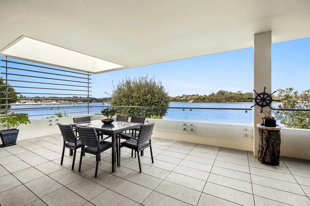 Cabarita 3कमरा Waterfront Sanctuary with Grand House-Like Scale