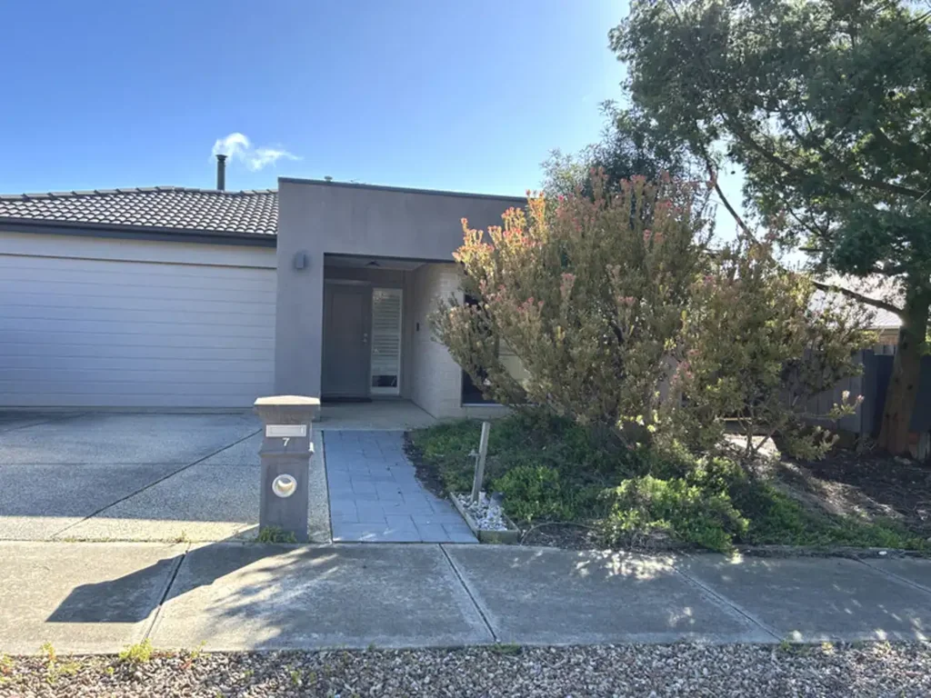 Bright & Spacious 4-Bedroom Home in Bannockburn