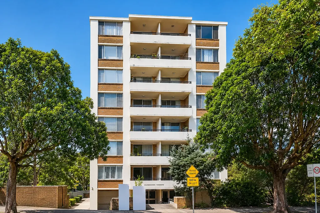 ONE BEDROOM UNIT FOR LEASE CLOSE TO STATION