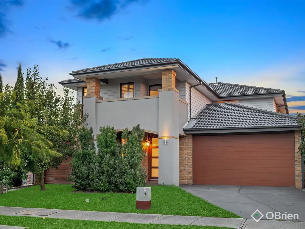 2 master bedrooms- large family living!