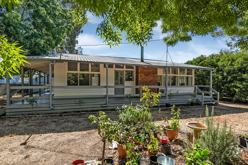 22 Ebden Street, Heathcote, VIC 3523