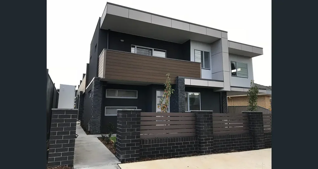 Modern 2-Bedroom Townhouse in the Heart of Glenroy