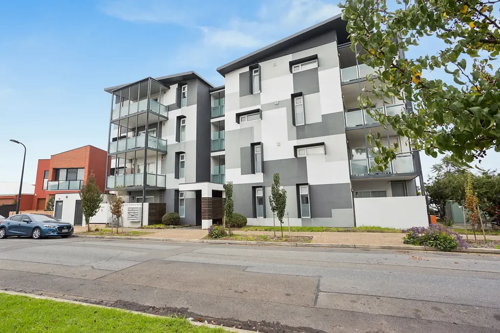 Woodville West 2Kwarto Modern Ground Floor Living with Private Outdoor Space