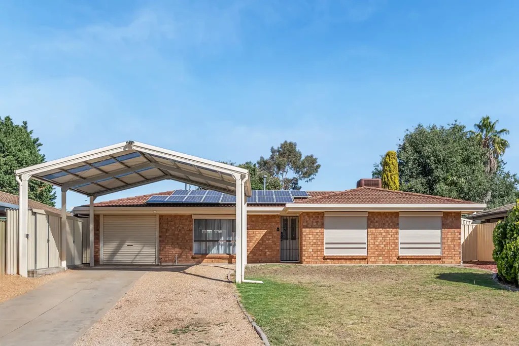 5 Karinga Avenue, Craigmore, SA 5114