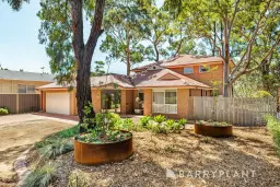 11-13 Sanctuary Close, Werribee