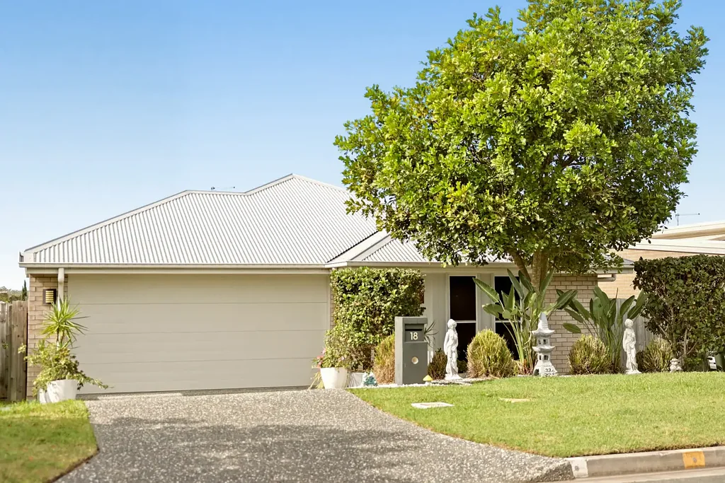 Pimpama 4房  Modern Elegance Meets Functional Design