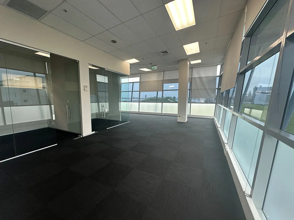 East Tamaki Ample Parking with Ormiston Office