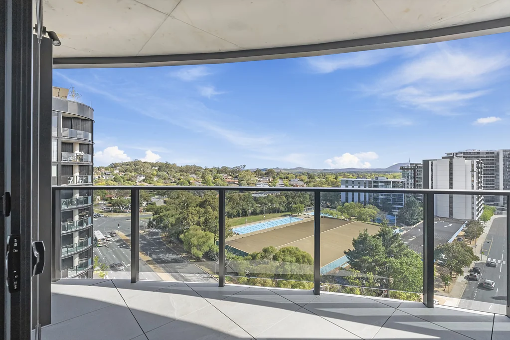 Phillip 2Moenga Modern Woden Living – Near-New 2-Bedroom Apartment with Stunning Views