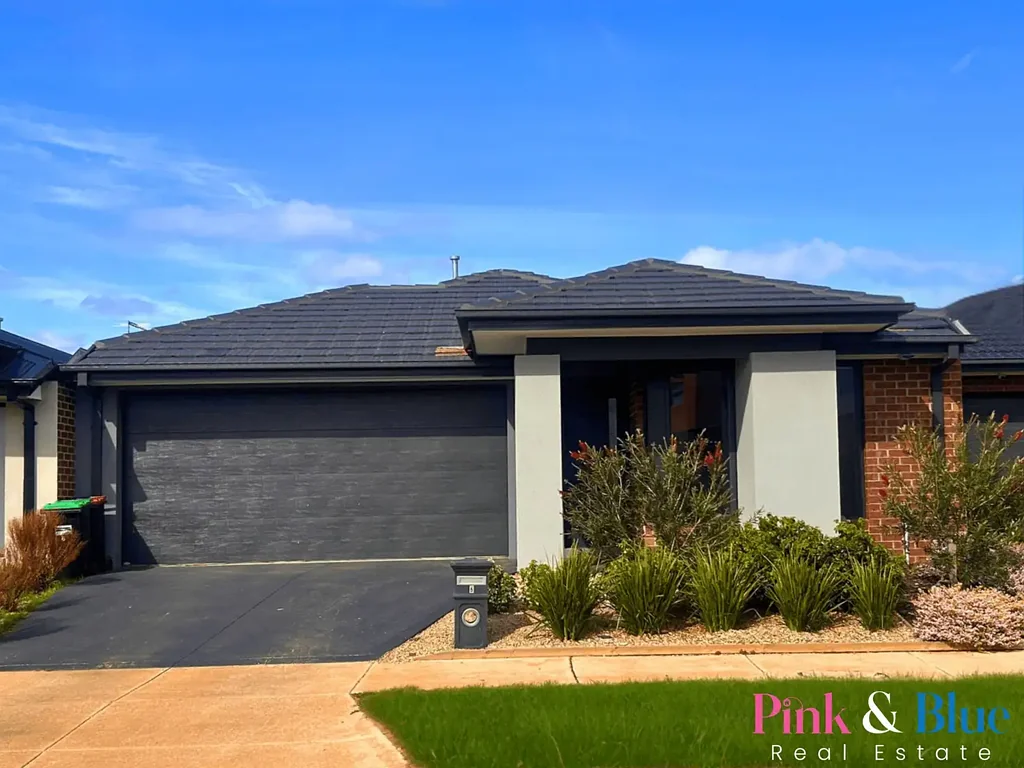 Stunning and Beautiful 3 Bedroom Family home for Lease!