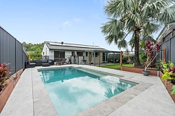 16 Dawnann Court, Carrara