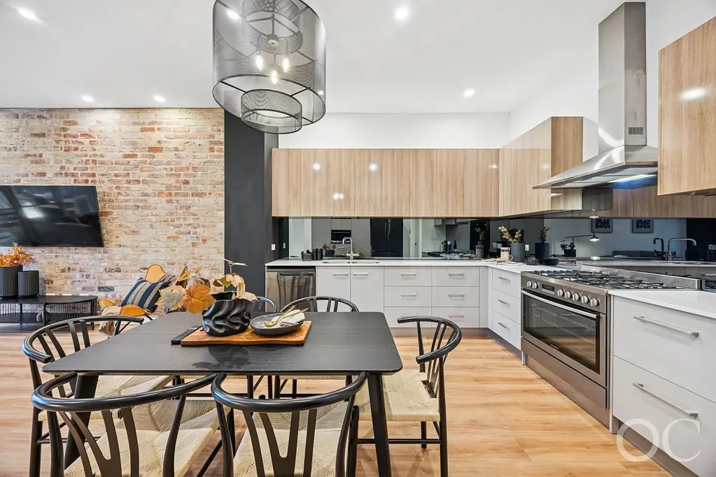 Lightsview 3침실 Open The Door to Contemporary Living with a Sophisticated Edge