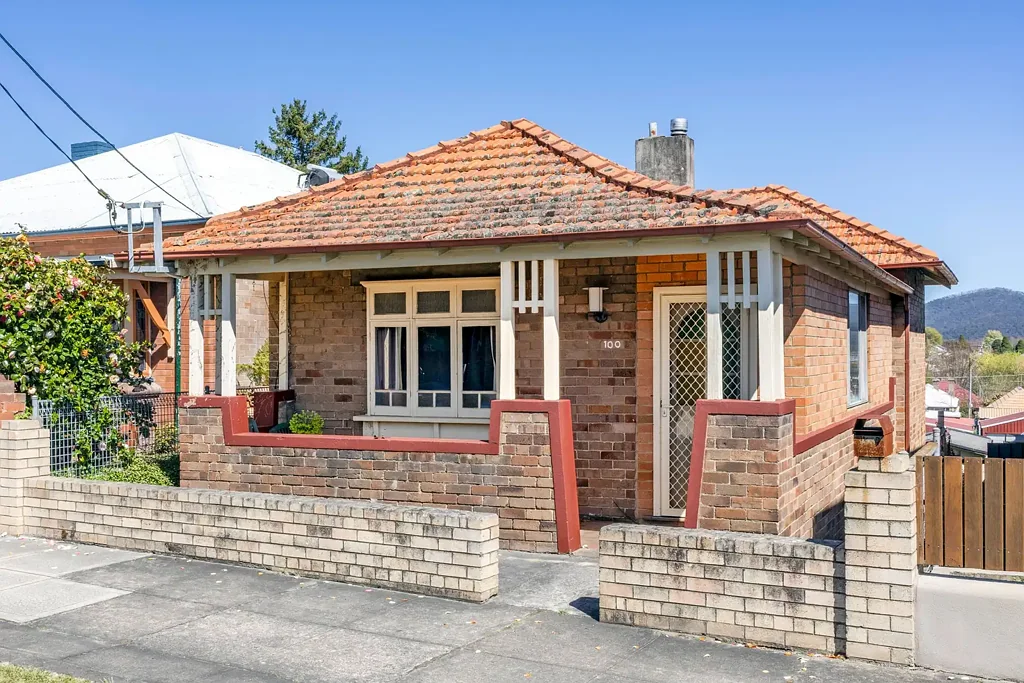Lithgow 2ਬੈੱਡਰੂਮ CHARMING DOUBLE BRICK HOME WITH TOWN VIEWS AND CONVENIENT LOCATION