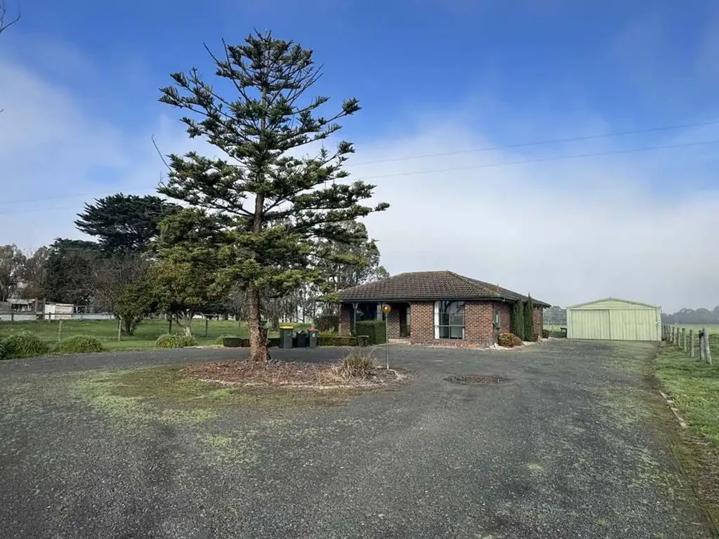 Spacious Family Home on Acreage