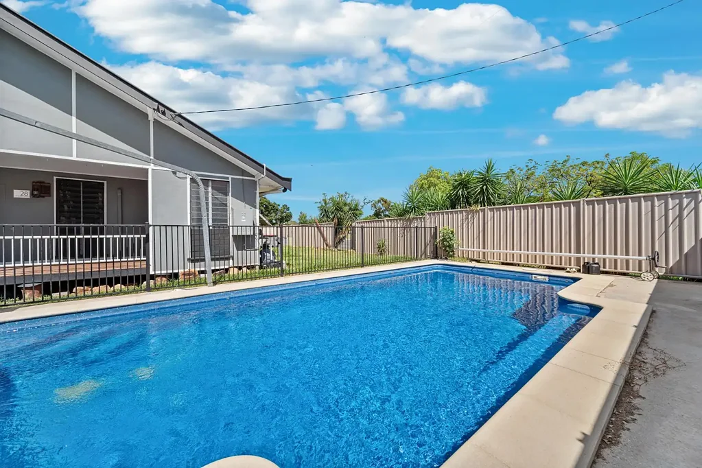 Emerald 3Phòng ngủ Character-Filled Home with Pool, Powered Shed & Exceptional Outdoor Living