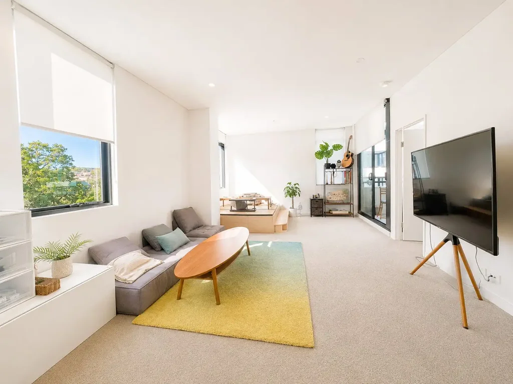 Near New FUNIRSHED 1-Bedroom Sunny Apartment first open to rent