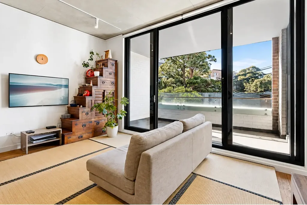 Waterloo 1침실 Light-Filled 1-Bedroom + Study Apartment in the Heart of Waterloo