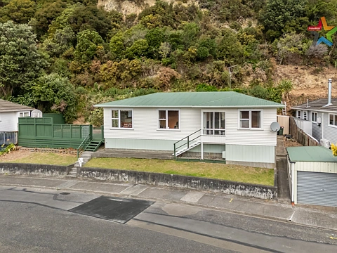 Waterloo 3房  SOLID 3-BED HOME WITH GREAT POTENTIAL!