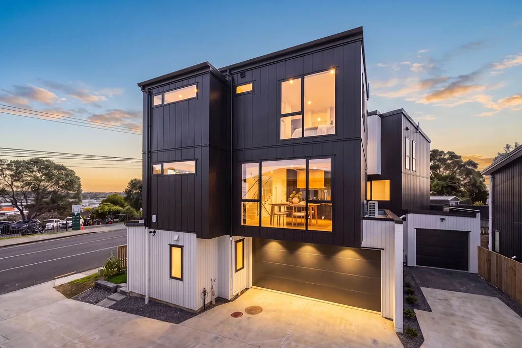Milford 4ਬੈੱਡਰੂਮ Home and Income Potential in Double Westlake