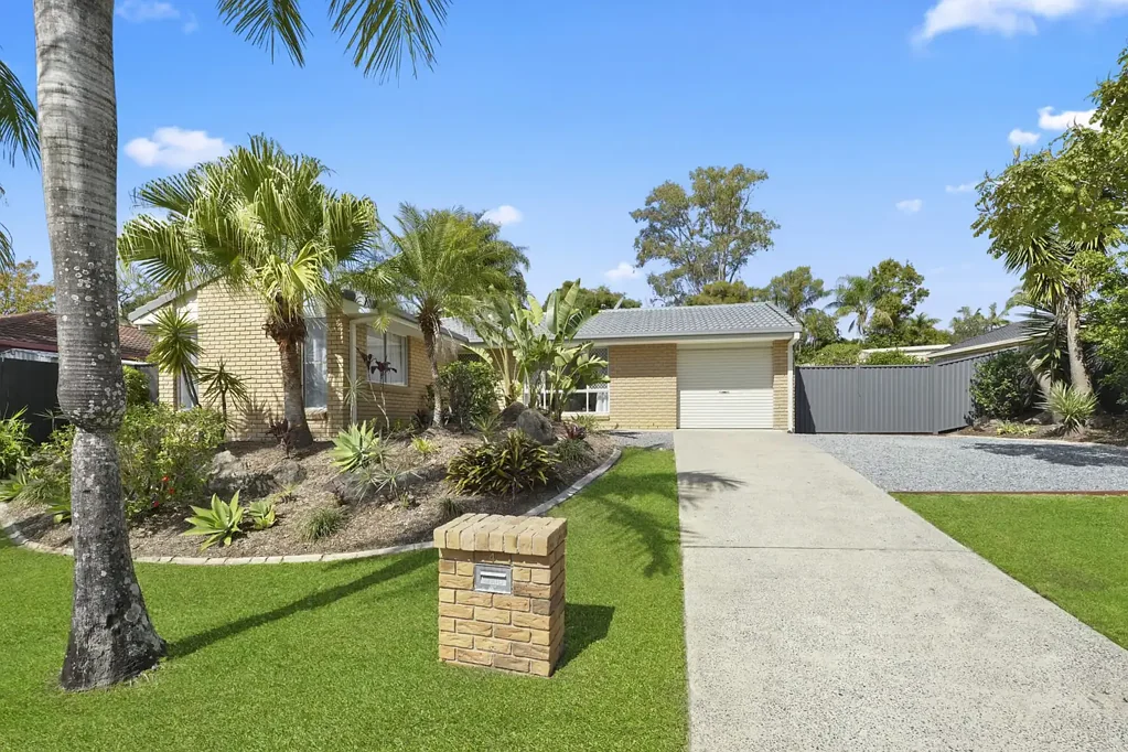 Oxenford 3房  Another Sold by the Clint & Robyn Property Team!