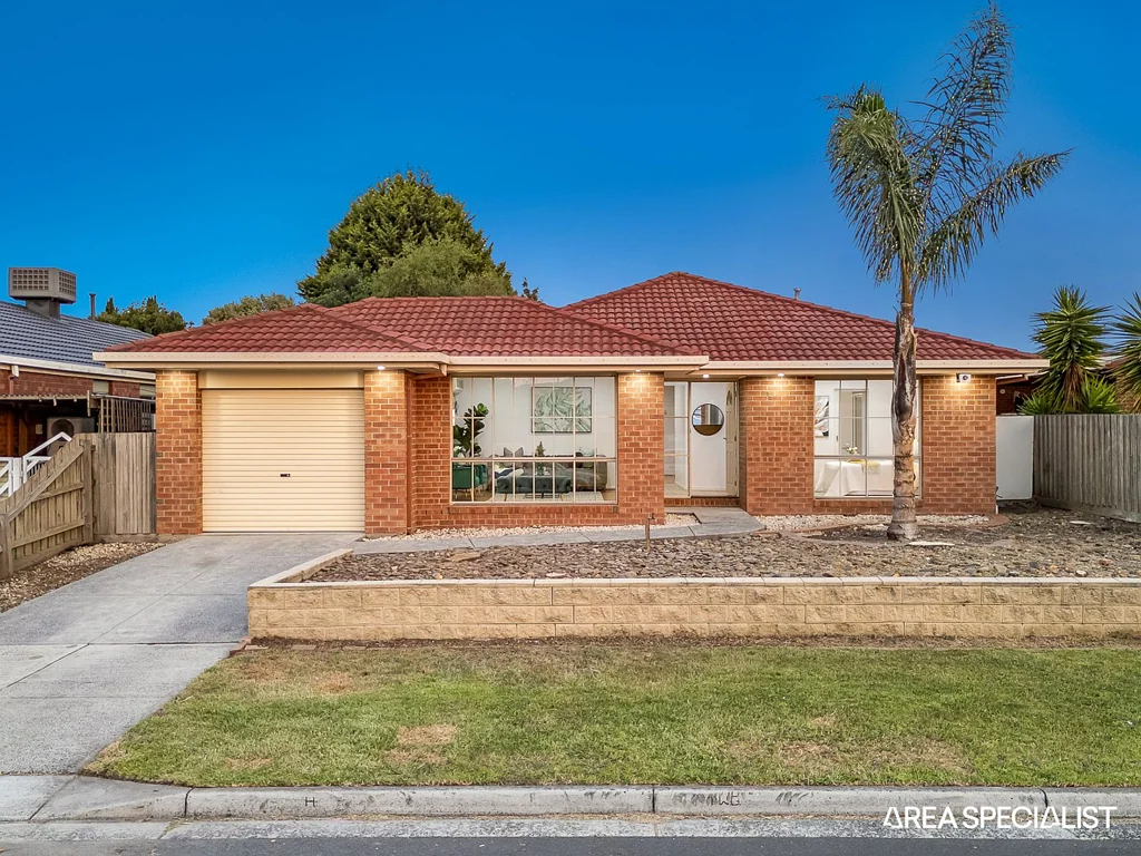 32 Bellarine Drive, Cranbourne, VIC 3977