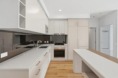 Perth 1Kwarto Relocating Owner Liquidating - Must Be Sold At Auction!!