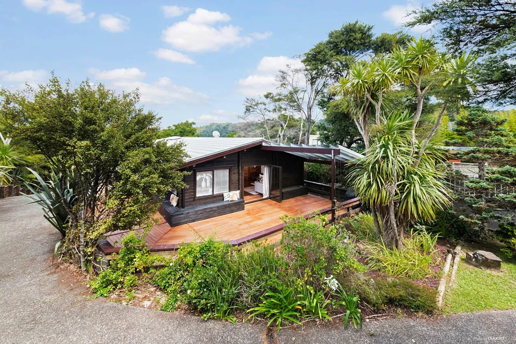 1062 Scenic Drive North, Swanson, Waitakere City, Auckland
