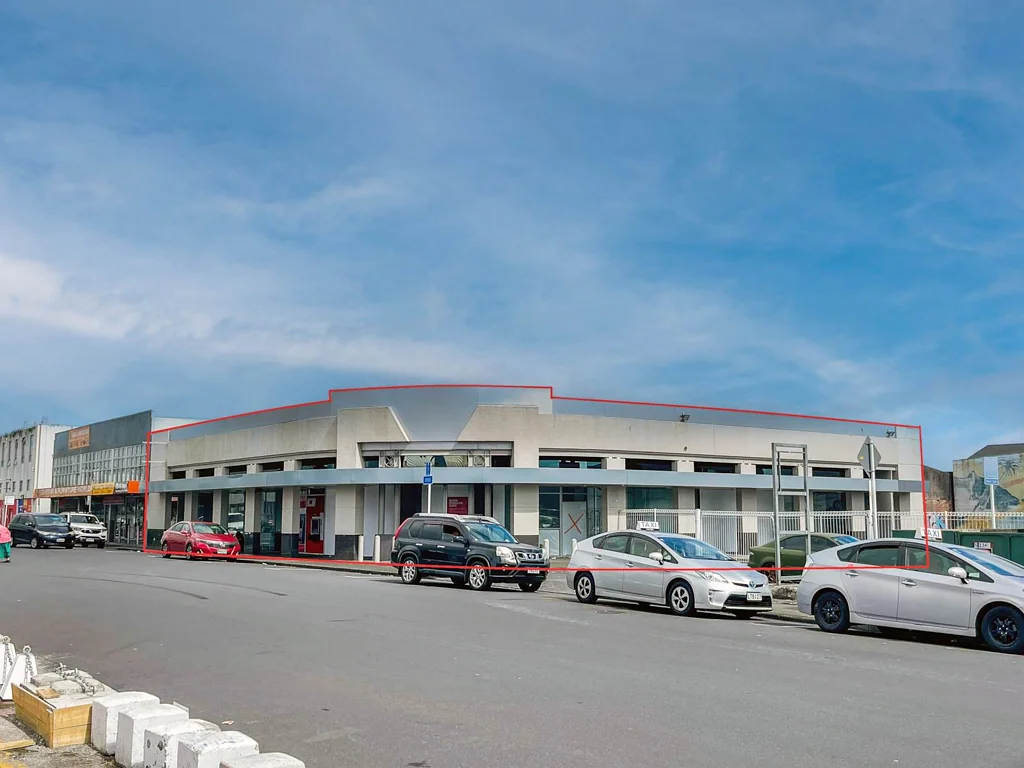 Otahuhu  PRIME CORNER WITH AMPLE CAR PARKS