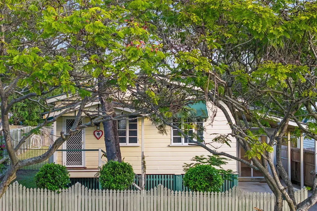 Wynnum West 3房 宽敞607m²地块 三卧一浴 中央空调 步行名校 近商圈 Bayside生活 PRICE UPDATE – Outstanding Bayside Buying on 607m²