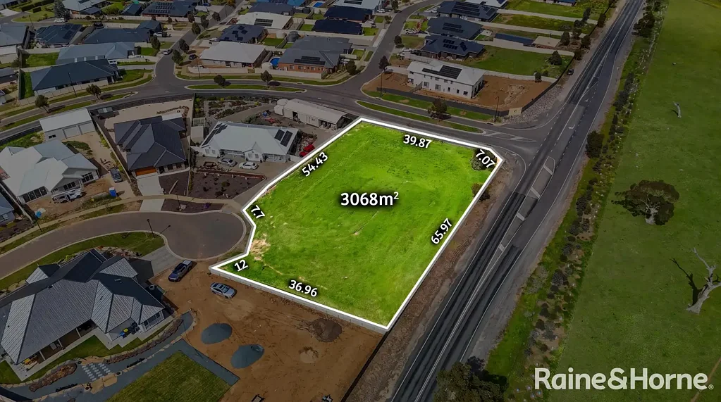 Strathalbyn The BIGGEST allotment in "Pipers Crest"