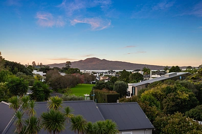 Orakei 3બેડરૂમ CHARMING ORAKEI WEATHERBOARD HOME - SEA VIEWS