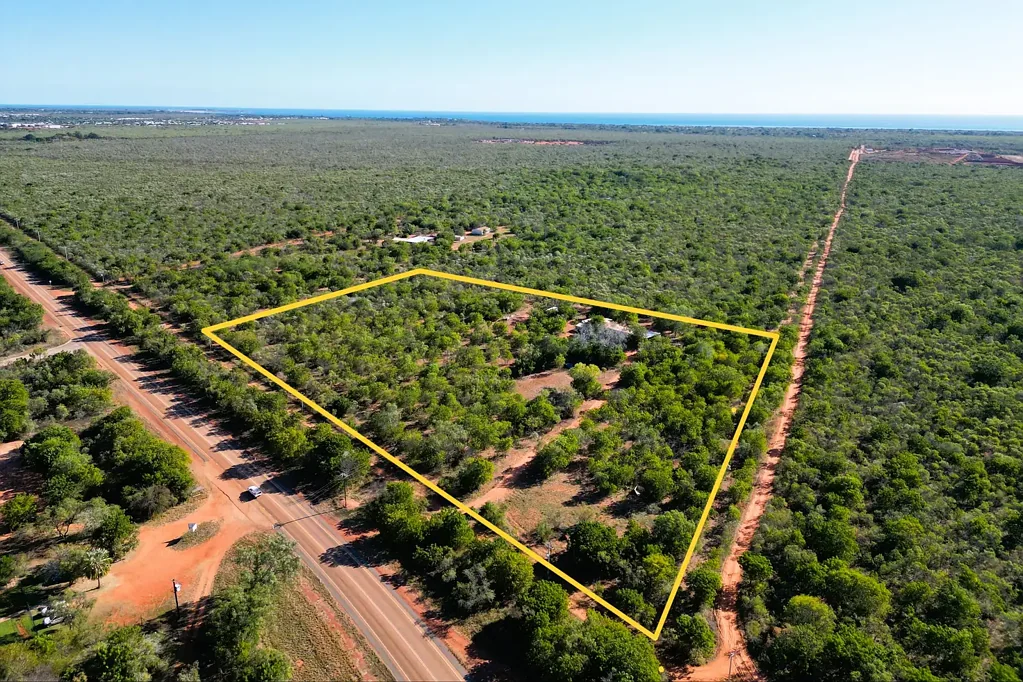 Bilingurr 1部屋 READY TO BUILD THE DREAM ?  A HUGE 10 ACRE BLOCK OF PRIME DEVELOPMENT LAND, 10 MINUTES TO TOWN.