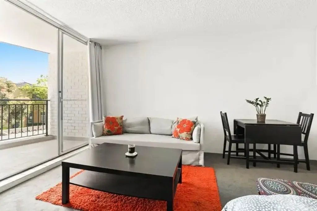 Rose Bay Spacious Studio in the heart of Rose Bay