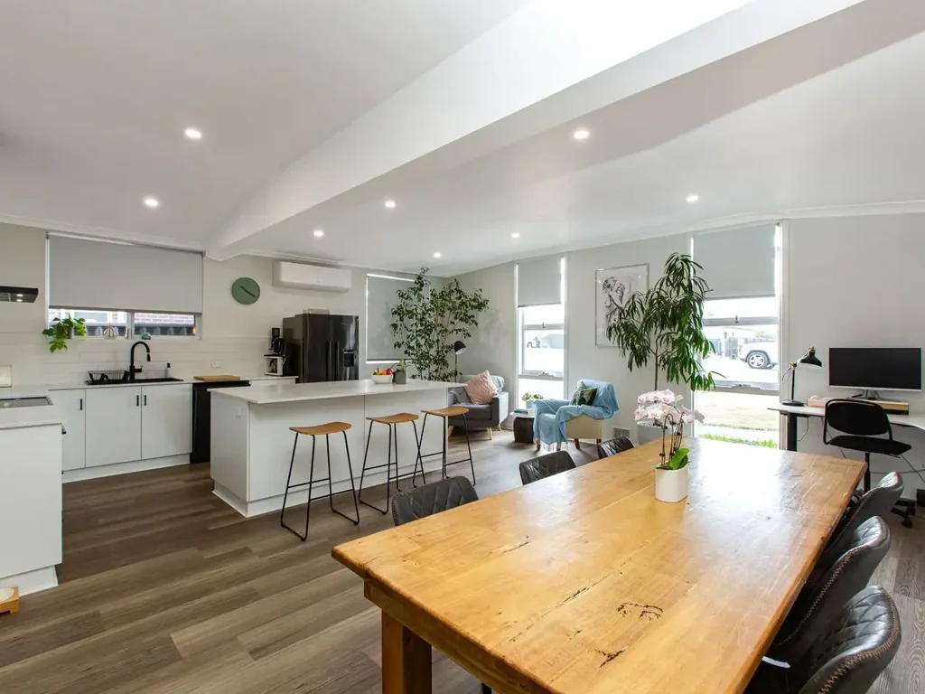 South Bunbury 4ਬੈੱਡਰੂਮ Looking for space for the family in South Bunbury? Fresh New Price - Now is the time to move!