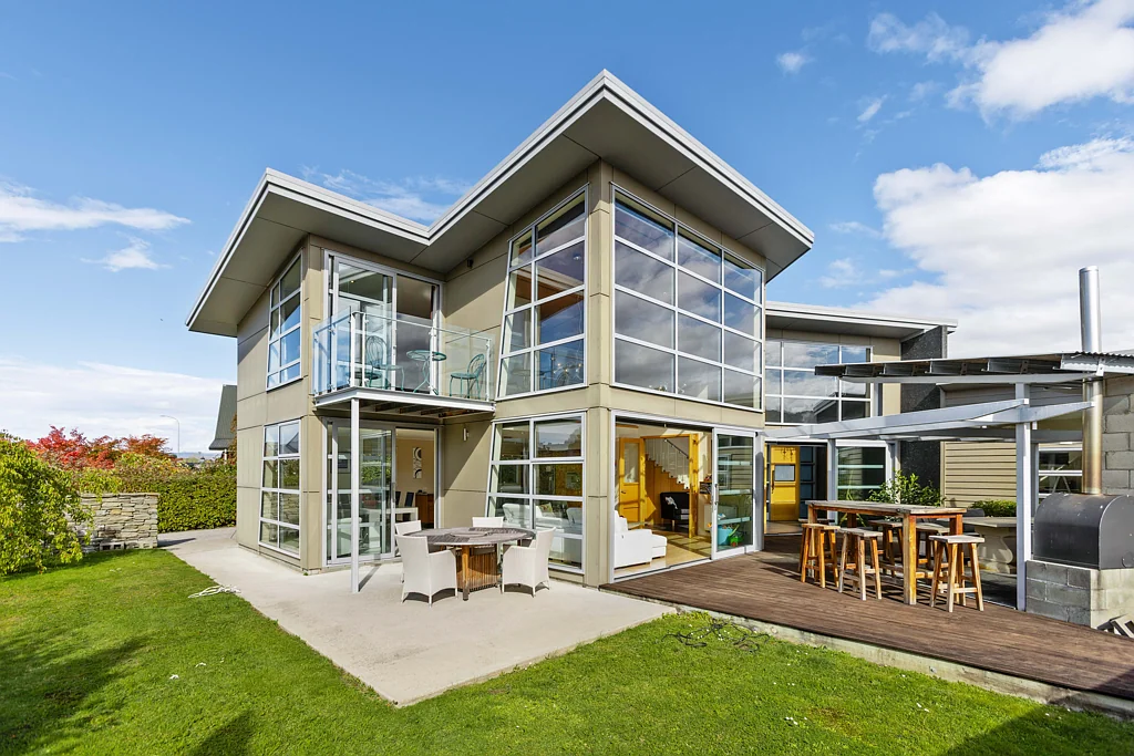 Clyde 4 Bedroom Elevated Living in Clyde with Entertainer’s Appeal