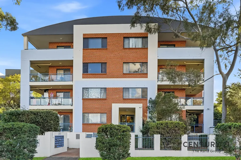 Blacktown 2房 172 平方米宽敞错层式安全公寓生活 172 sqm of Spacious Split-Level Secure Apartment Living