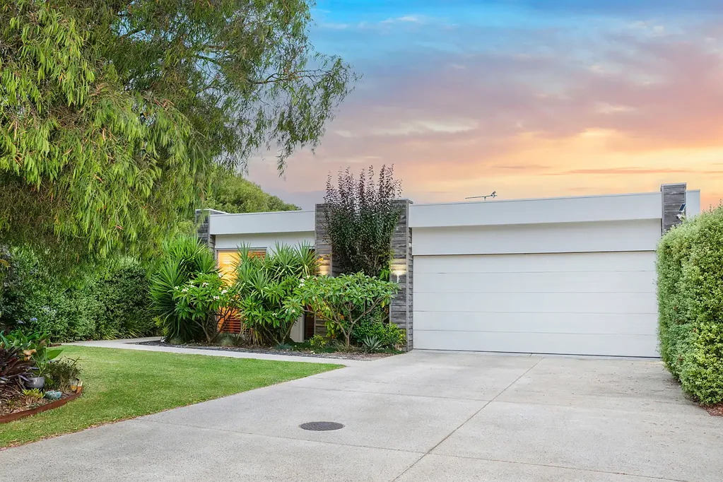 4 Pimelea Parade, Quindalup, WA 6281