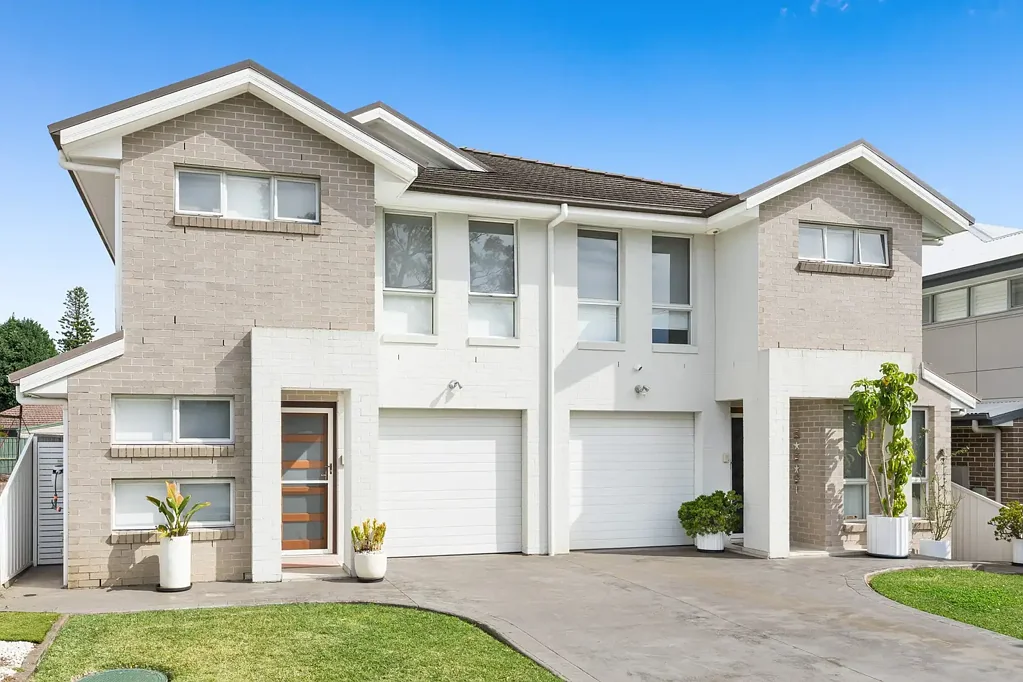 Caringbah 4침실 Modern Duplex | Sunny West Aspect