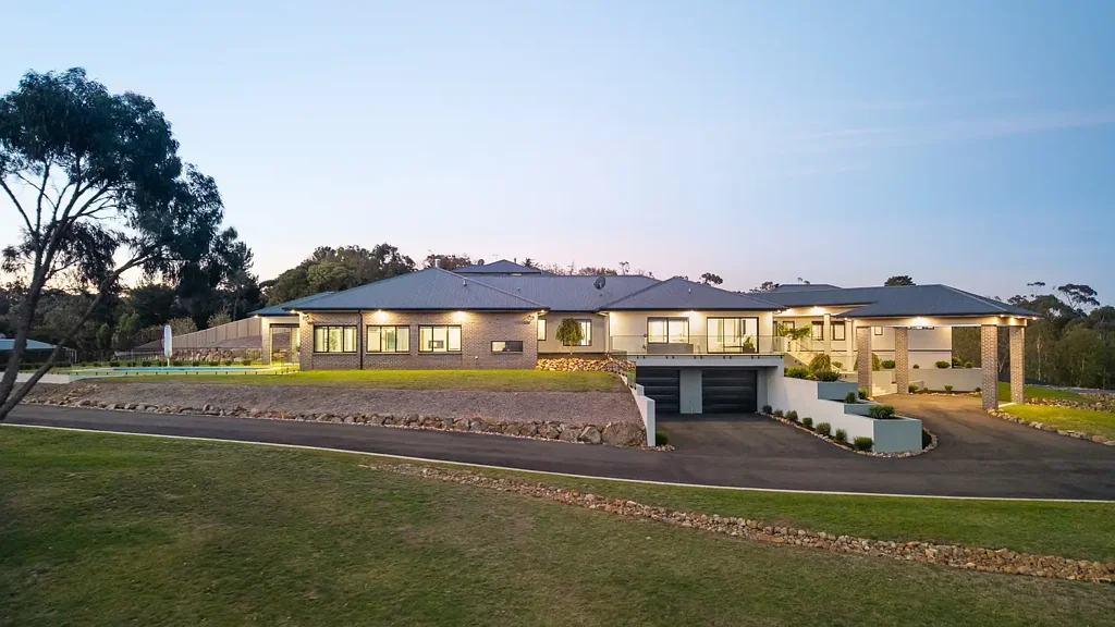 Pakenham 6Zimmer A Lifestyle of Distinction in a Premier Cul-de-Sac