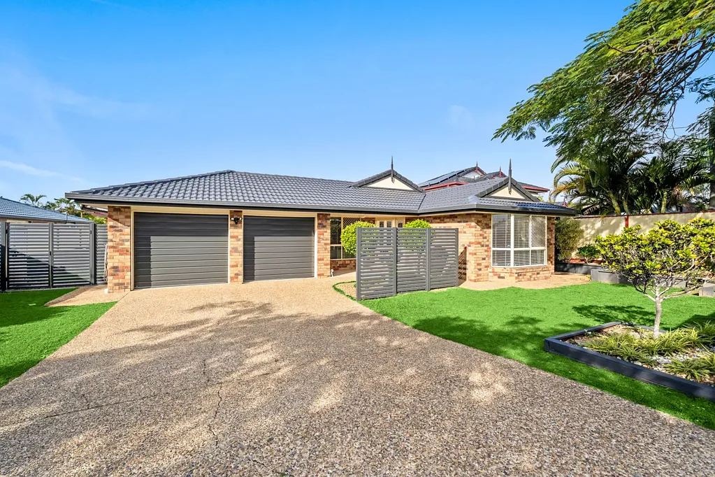 Parkinson 4房  独特的家庭生活，拥有空间、风格和便利  Family Living with Outstanding Home Business Potential on an Impressive 800m²  Block