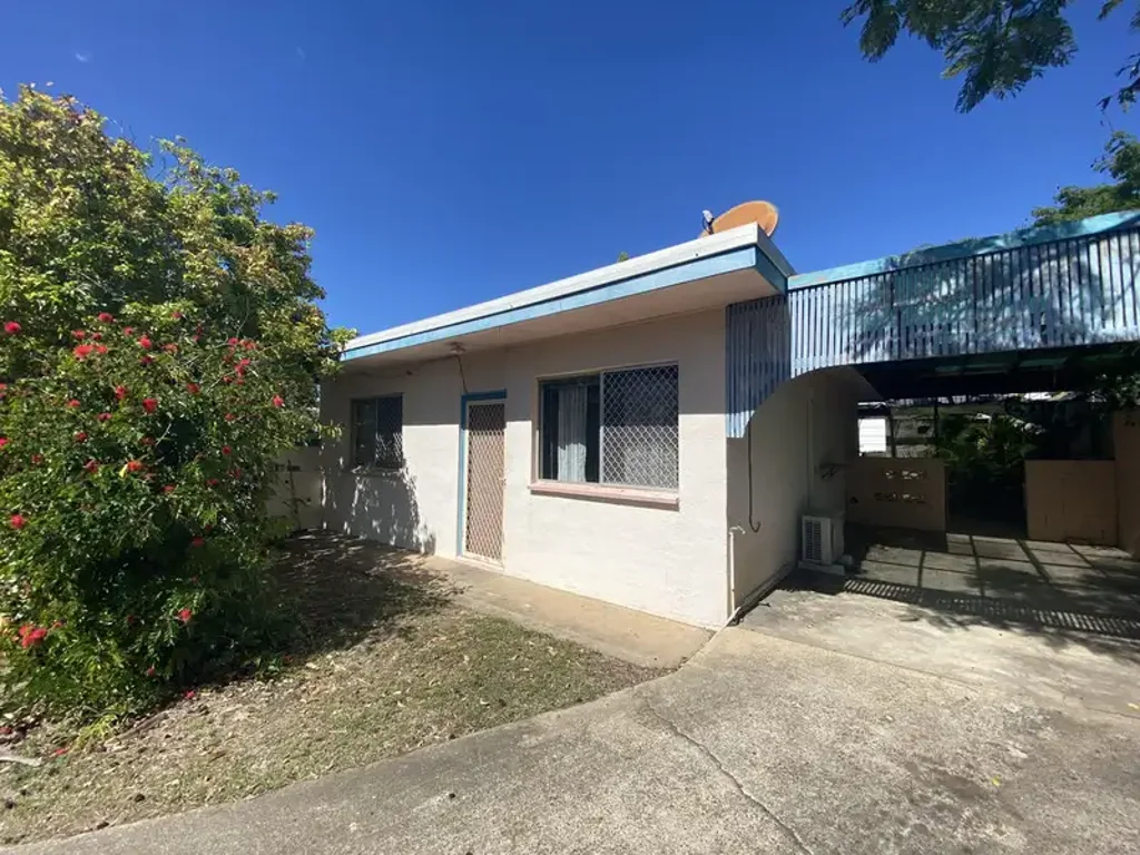 2 BEDROOM UNIT ON ROSSELLA