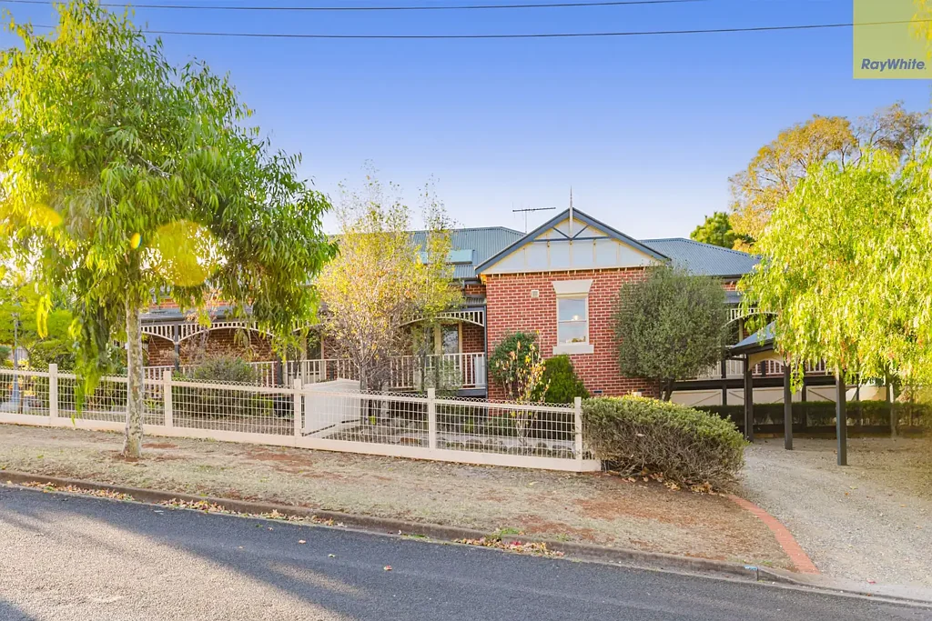 Bacchus Marsh 4 Bedroom A HOME THAT STANDS OUT, INSIDE AND OUT!