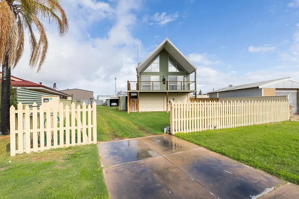 Lancelin 3部屋 COASTAL LIFESTYLE, MASSIVE SHED & OVER $1,057SQM OF THE ULTIMATE LIFESTYLE