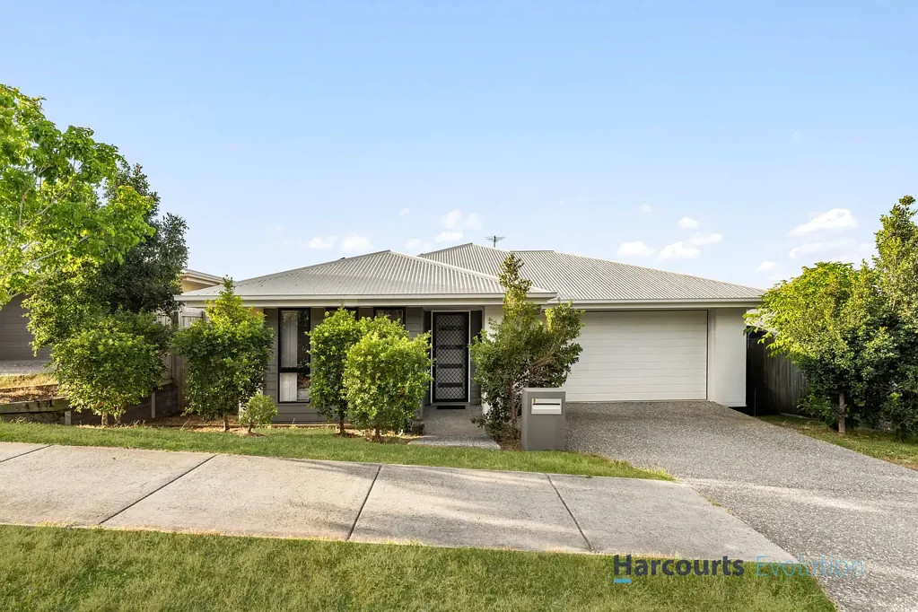 South Ripley 4ห้องนอน Immaculate, Move-In Ready Home with Mountain Views in a High-Growth Location