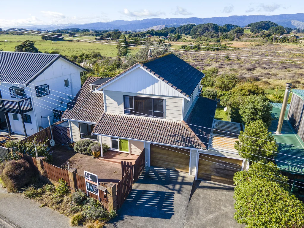 Otaki Beach 2Moenga Panoramic Views & Endless Potential